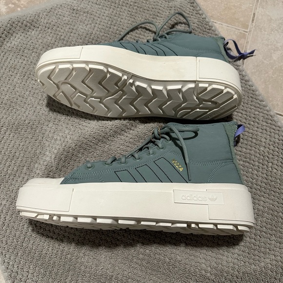 Adidas Nizza Bonega high top shoes - Picture 3 of 3